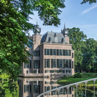 Kasteel Oud-Poelgeest van buitenaf gezien