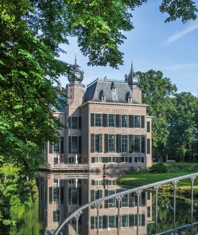 Kasteel Oud-Poelgeest van buitenaf gezien