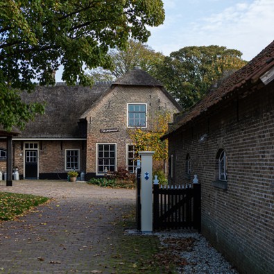 Hoeve (17e-18e eeuw) op ongeveer t-vormige plattegrond, Schipluiden (Foto: Floris Scheplitz / Erfgoedhuis Zuid-Holland)