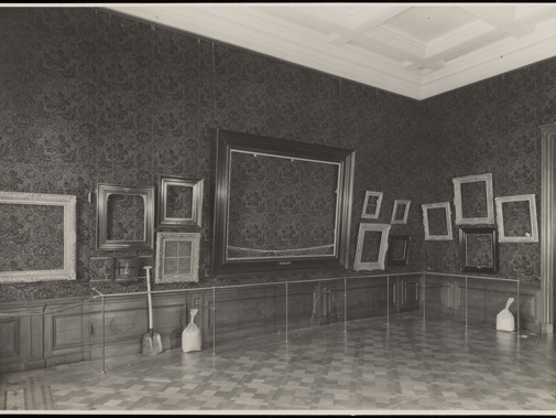 Lege schilderijlijsten in Het Mauritshuis, juli 1944 (Foto: Het Mauritshuis)