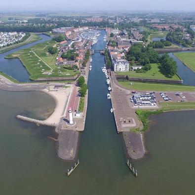 Hellevoetsluis van bovenaf