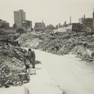 Foto bombardement en ruïne van een Nederlandse stad. 