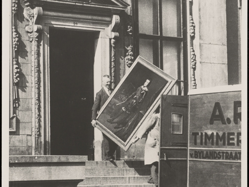 Schilderijentransport nadat Het Mauritshuis voor publiek is gesloten, september 1939 (foto: Mauritshuis)