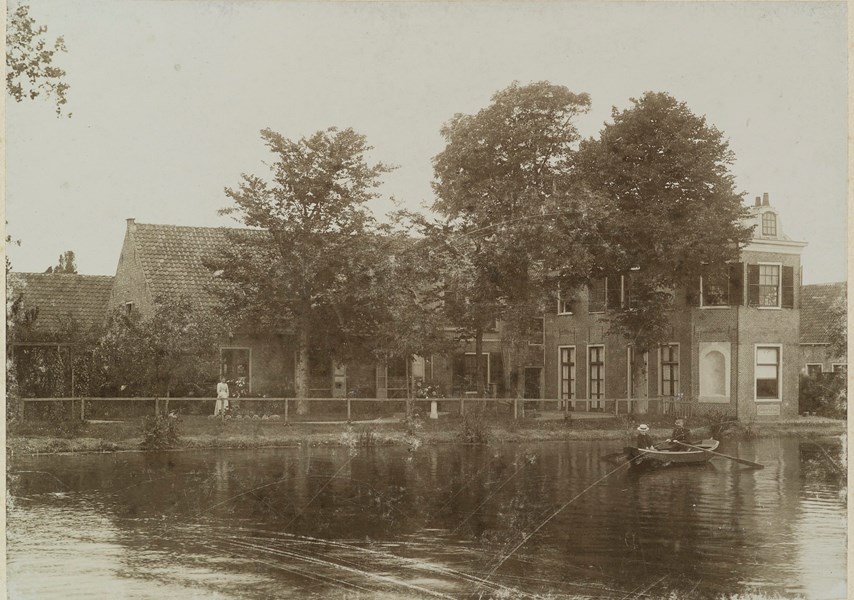 Huis Middendorp. Foto: W.J. van Zanen, Rijksdienst voor het Cultureel Erfgoed, Documentnummer OF-00412.