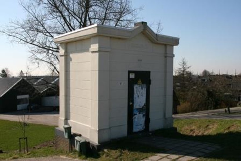 Trafohuis aan de Lekdijk in Ameide. (Bron: www.rijksmonumenten.nl)